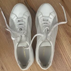 Like New Mesh Common Projects